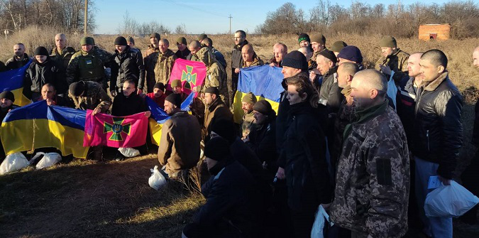 В Україну повернули 60 полонених захисників (фото, відео)