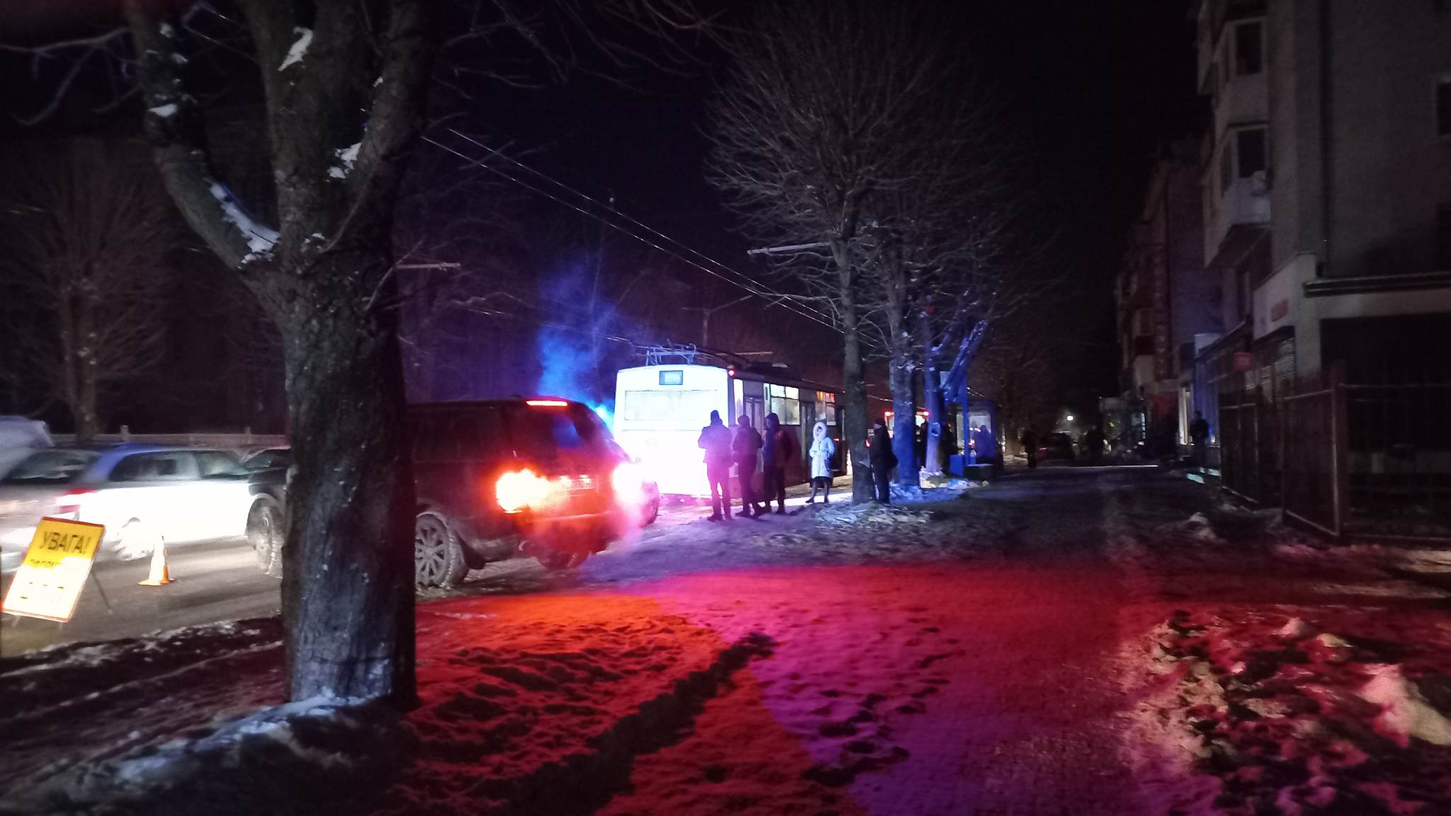 У Луцьку аварія на проспекті Перемоги: зіштовхнулись тролейбус та бус (фото)