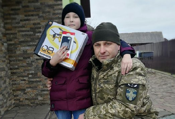 Другокласник з Шацька віддав 3 тисячі гривень на тепловізійний приціл для військового