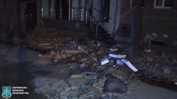 Ворог вдарив ракетою по житловому будинку в Харкові (відео)