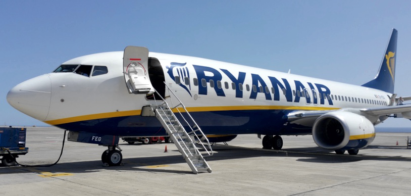 Ryanair набирає українських пілотів та бортпровідників, щоб якнайшвидше відновити роботу після війни