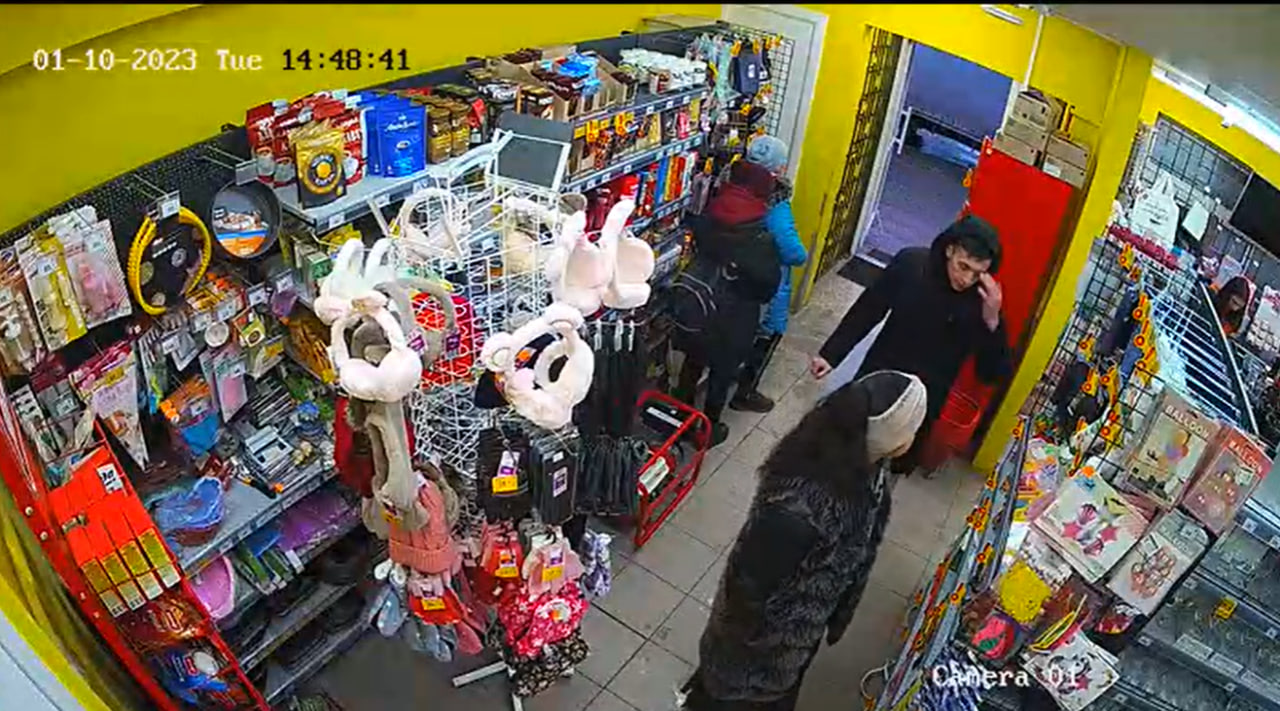 У Володимирі шукають двох людей, які обікрали магазин «Копійочка» (відео)