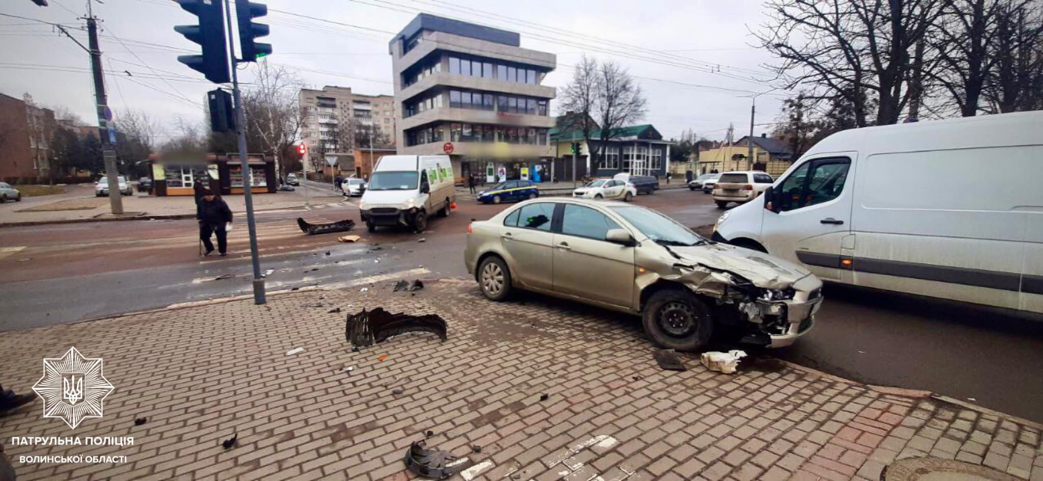 Аварія на Відродження у Луцьку: в поліції повідомили деталі (фото)