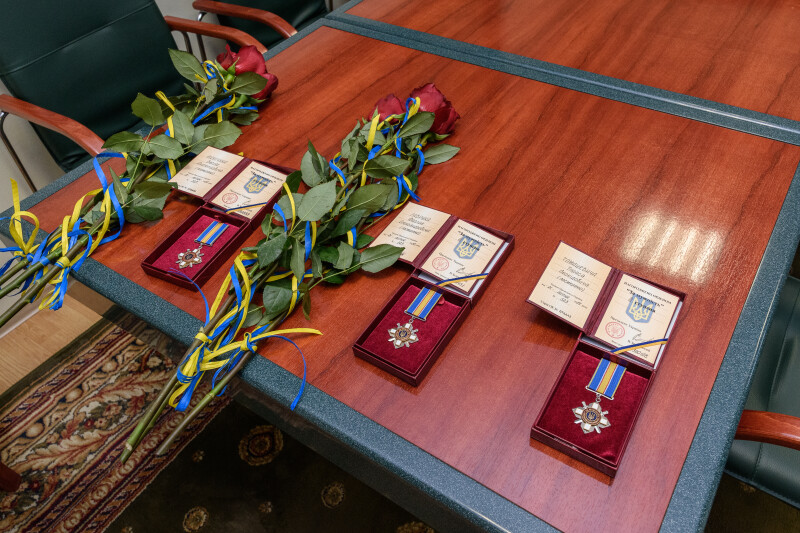 У Луцьку рідним загиблих захисників вручили їхні посмертні нагороди (фото)