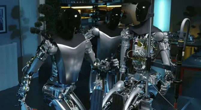Ілон Маск показав людиноподібних роботів Optimus (відео)