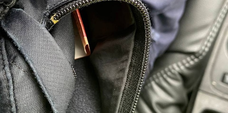 На Волині 55-річна водійка поклала в кишеню патрульному 10 євро (фото)