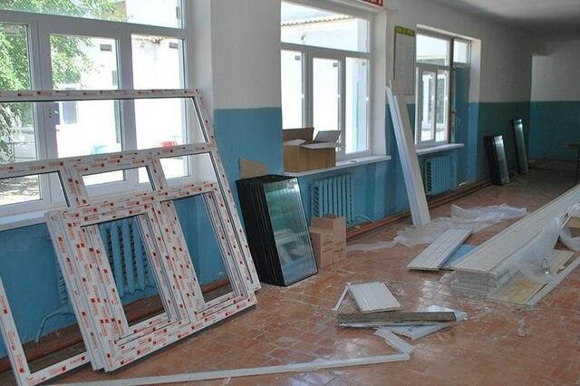 Частину повернув: на Волині підприємець «заробив» понад 150 тисяч гривень на ремонті школи