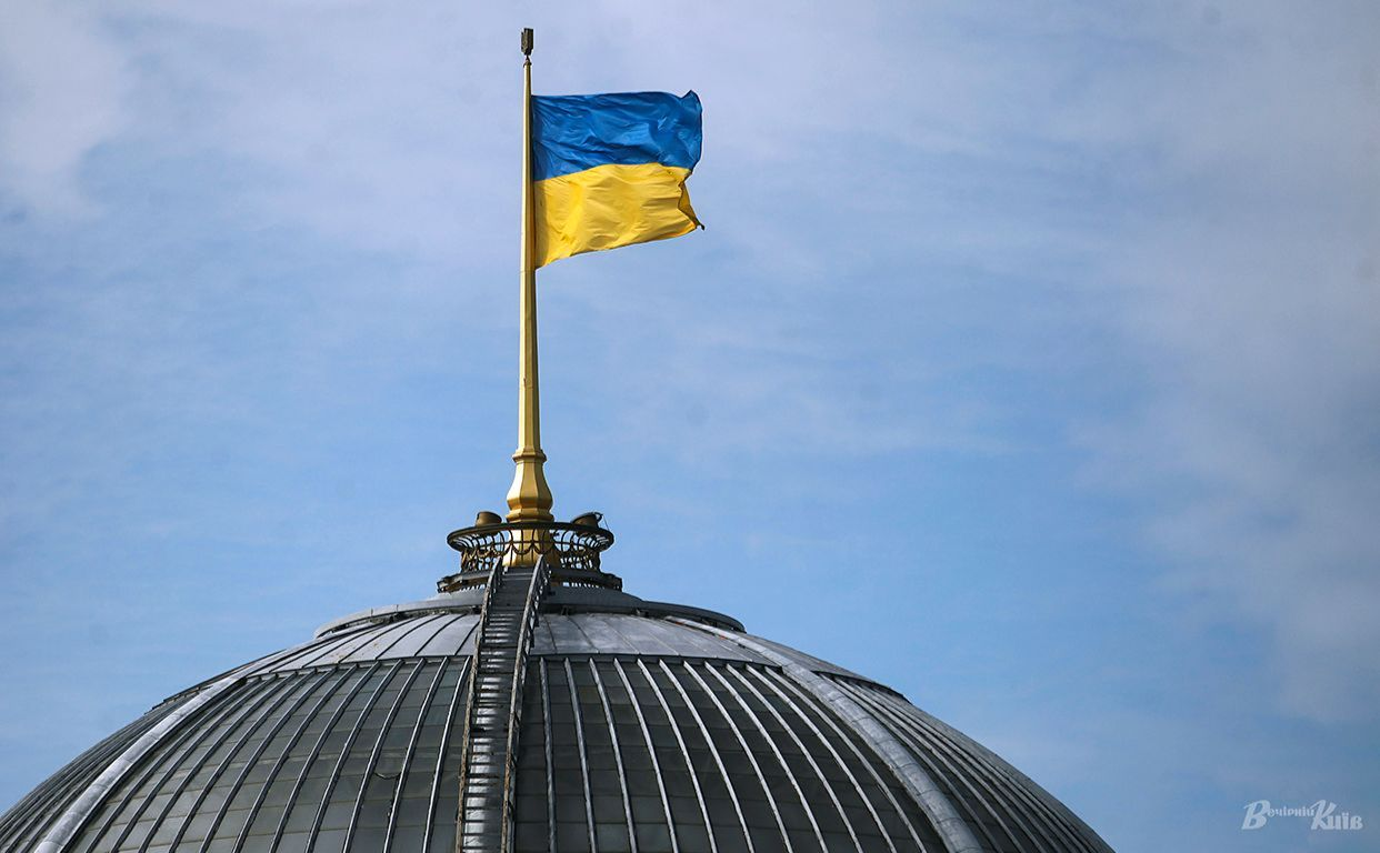 В Україні продовжили дію воєнного стану і мобілізації