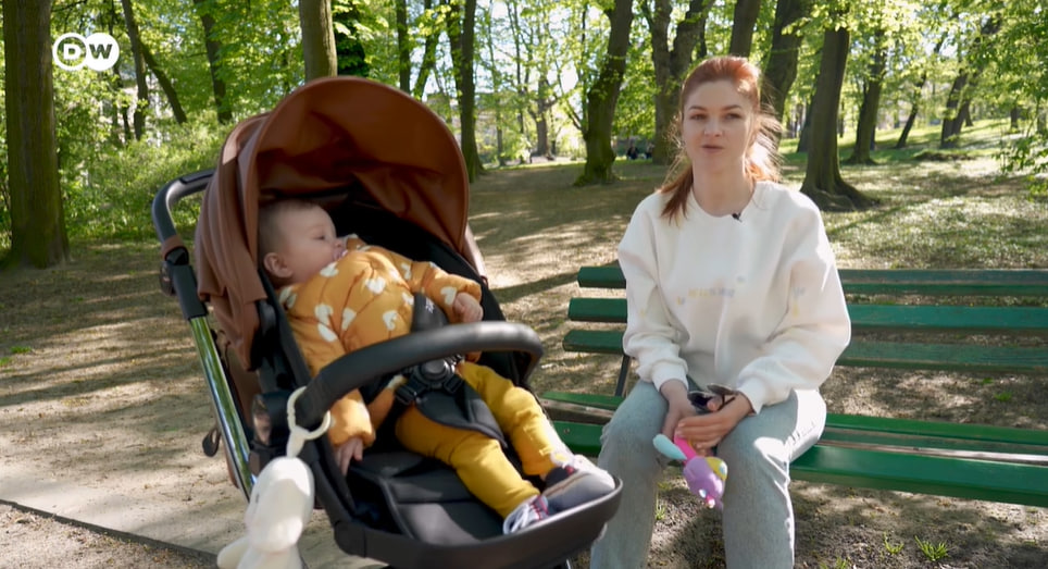 Росіяни погрожували відібрати дитину: Мар'яна Мамонова розповіла, що пережила в російському полоні(відео)