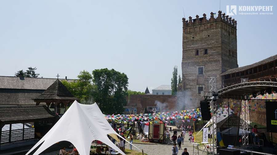 Перший день «незламного» фестивалю їжі в Луцьку (фото)