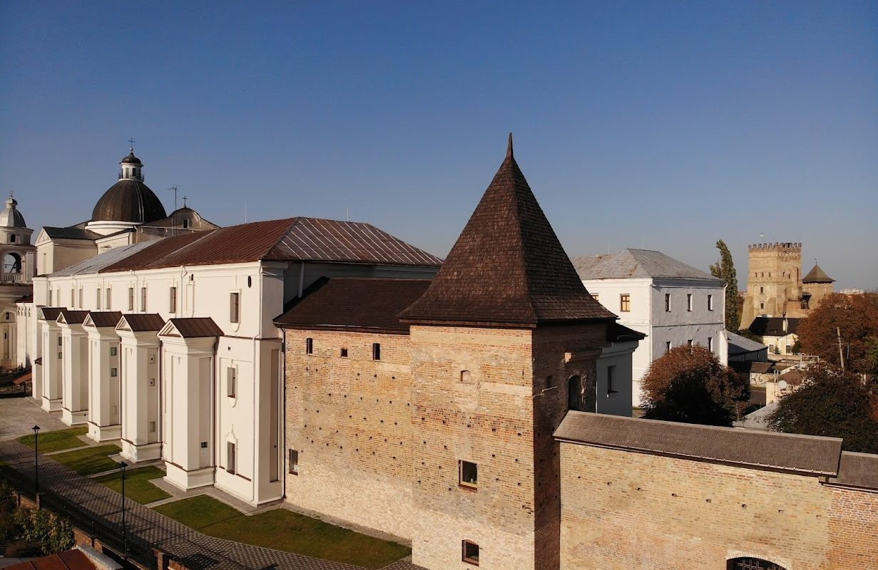 Туристична пам'ятка Вежа Чорторийських у Луцьку відкриється в липні (фото)