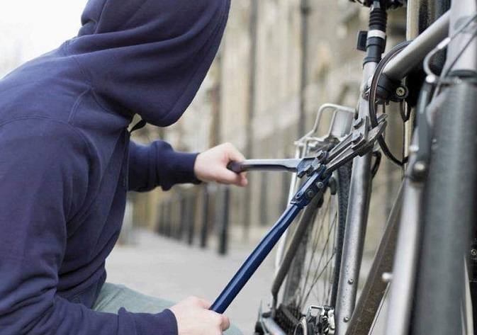 Лучанка бідкається, а поліція розводить руками: наркоман здав крадений велосипед у ломбард