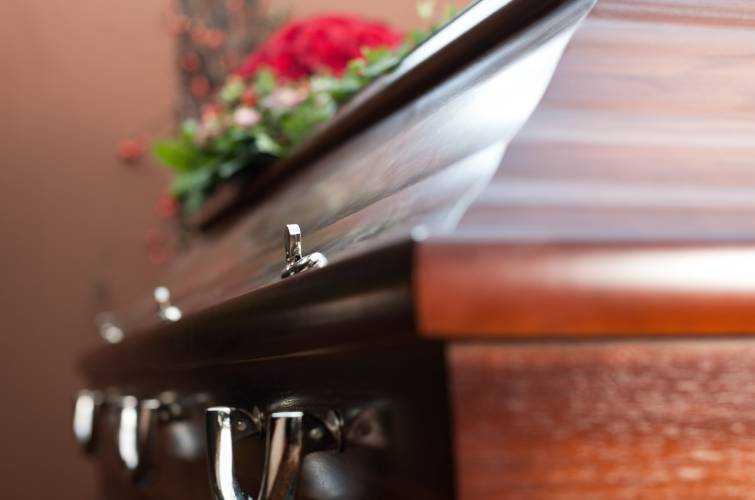 В Еквадорі померла жінка, яка до цього «ожила» під час власного похорону