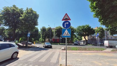 У Луцьку на проспекті Волі – нові дорожні знаки (фото)