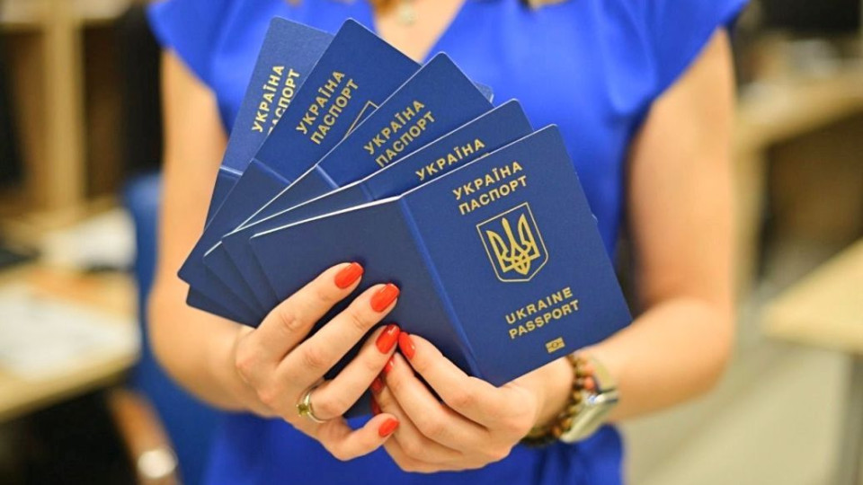 У волинській «міграційці» за липень оформили понад 7 тисяч закордонних паспортів