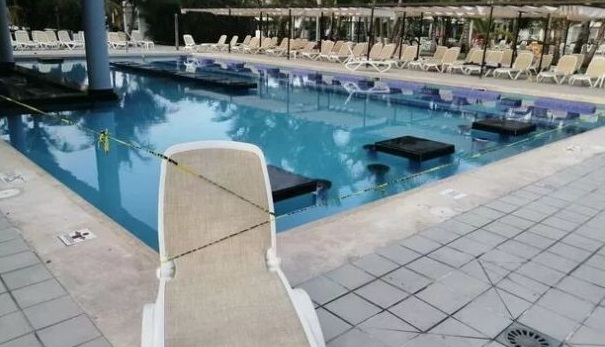 Публічний секс, труп та фекалії в басейні: туристи пожалілися на елітний готель в Домінікані