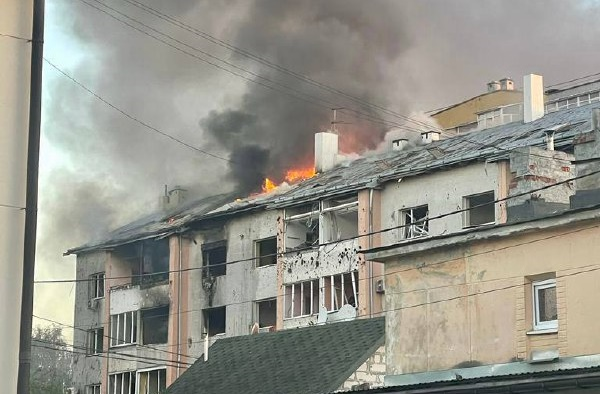У Львові уламки ракет впали на житлові будинки – є постраждалі (фото)