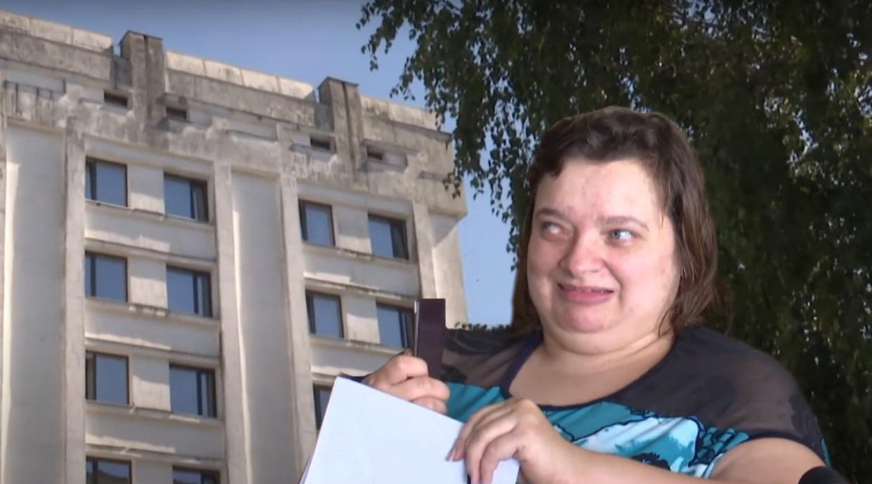 У Луцьку жінка нарікає на безкоштовне житло в готелі (відео)