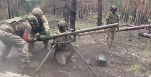 Постріл за пострілом: волинські тероборонівці показали, як з гранатомета гатять по ворожих позиціях (відео)