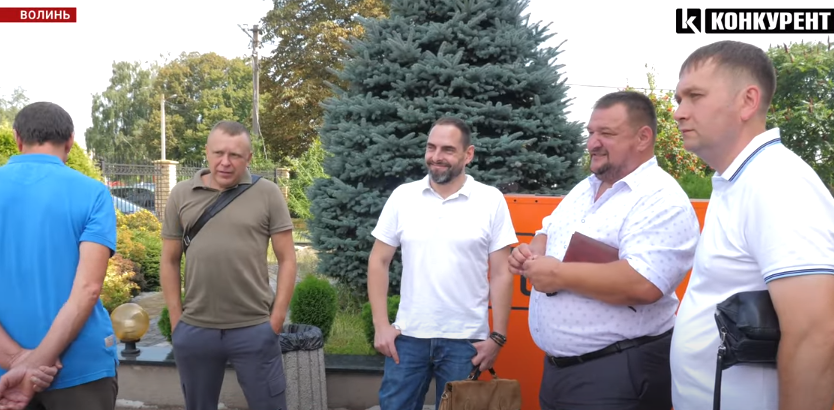 Курник розбрату: селяни прийшли на «розбірки» до Підгайцівської сільради (відео)