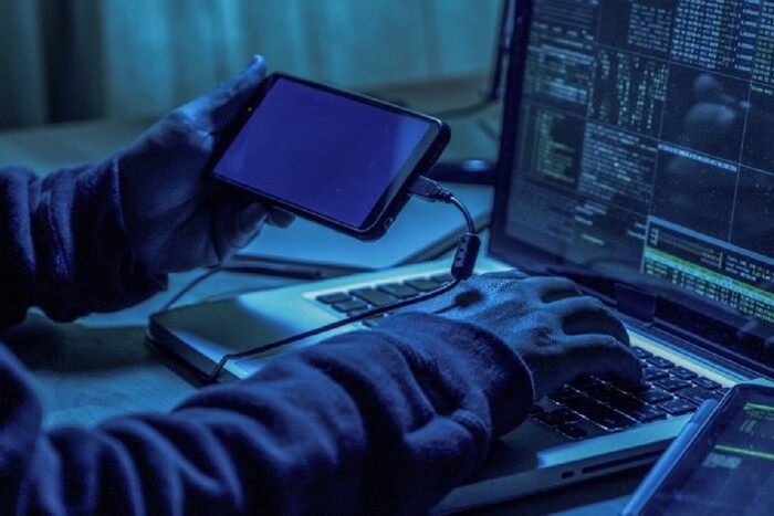 Російські хакери атакували мобільні пристрої українських військових