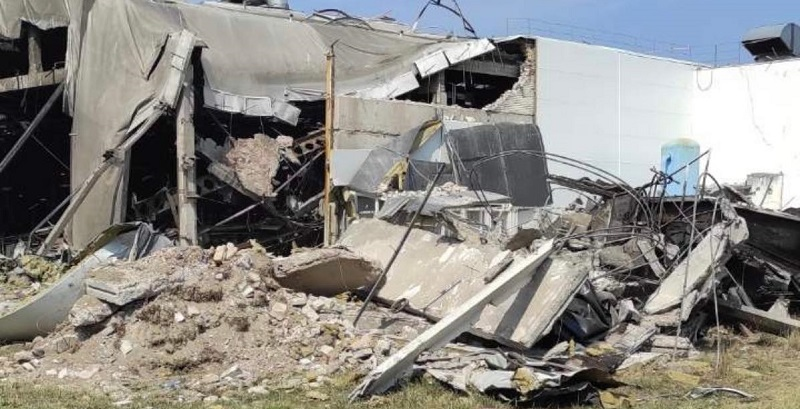 Екологи оцінили шкоду від ракетного удару по заводу в Луцьку (фото)
