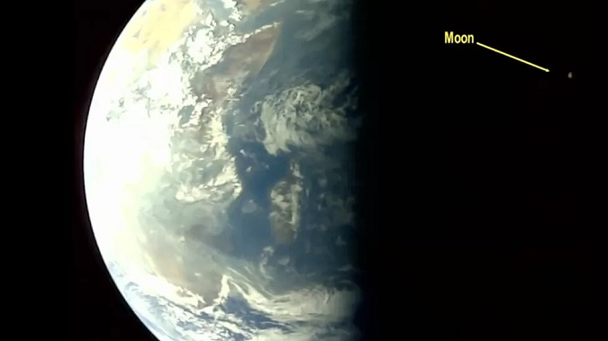 Індійська місія показала перші знімки Землі й Місяця на шляху до Сонця
