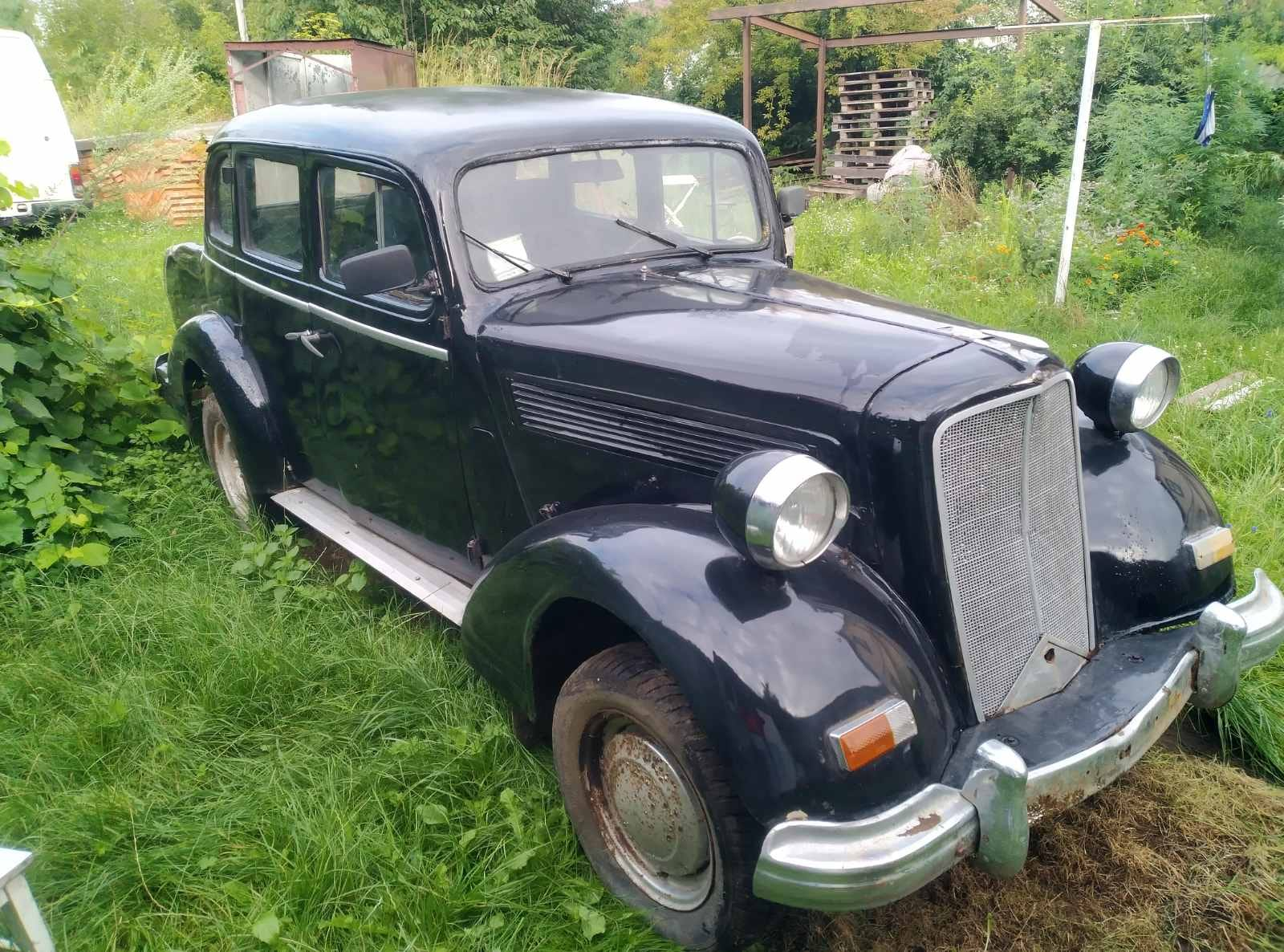Вінтаж на колесах: у Луцьку продають преміальне німецьке авто 40-х років