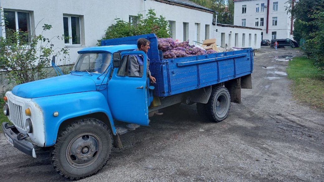 Волиняни зібрали понад 4 тонни городини для інфекційної лікарні (фото, відео)