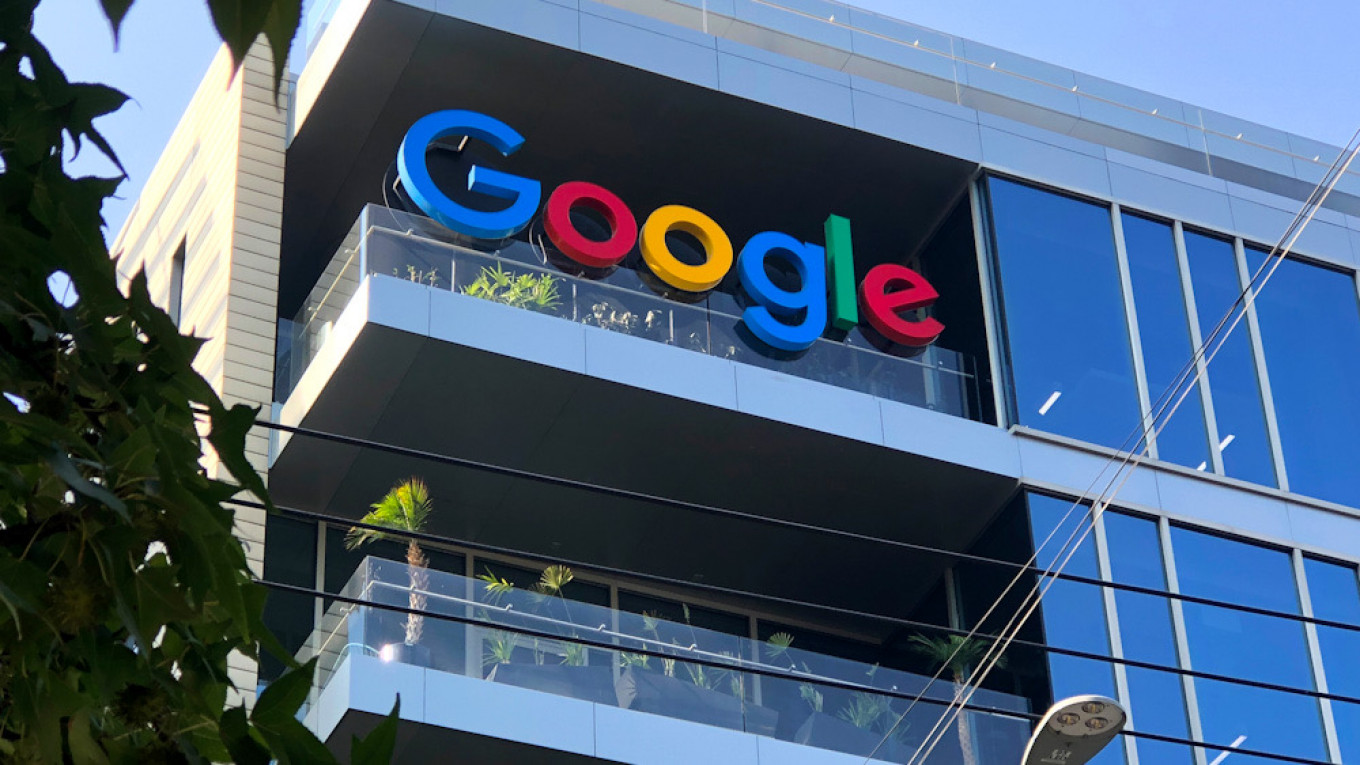 Google має виплатити керівниці відділу $1 мільйон за гендерну дискримінацію