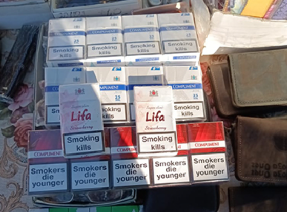 У Луцьку «здали» продавчиню, яка незаконно торгувала сигаретами на Центральному ринку