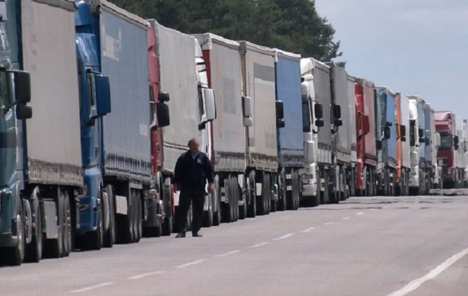 В електронній черзі на ПП «Ягодин» чекають до 4 тисяч вантажівок