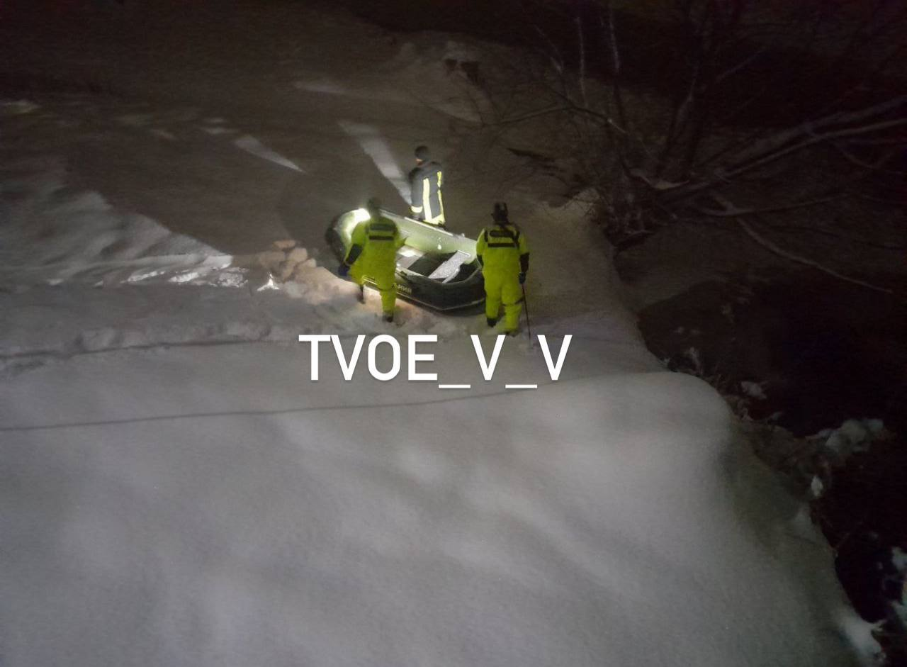 Провалився під лід: у Володимирі рятувальники знайшли тіло хлопця (фото 18+)