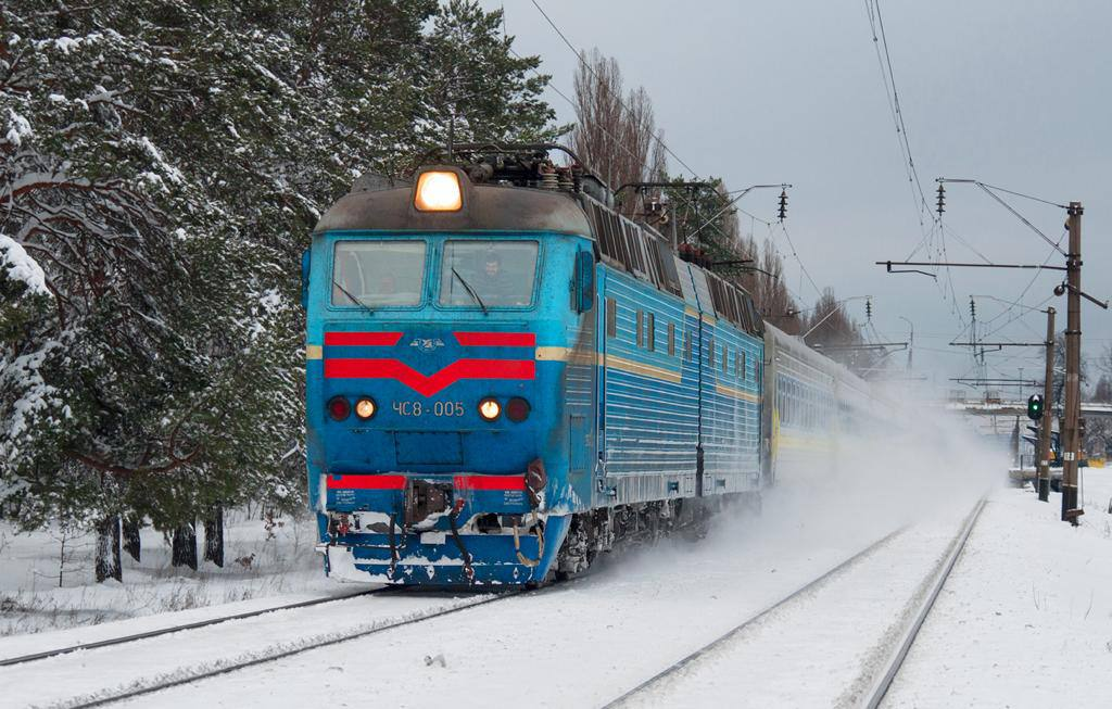 Різдвяний експрес: Укрзалізниця відкрила продаж квитків на потяги з Луцька до Карпат