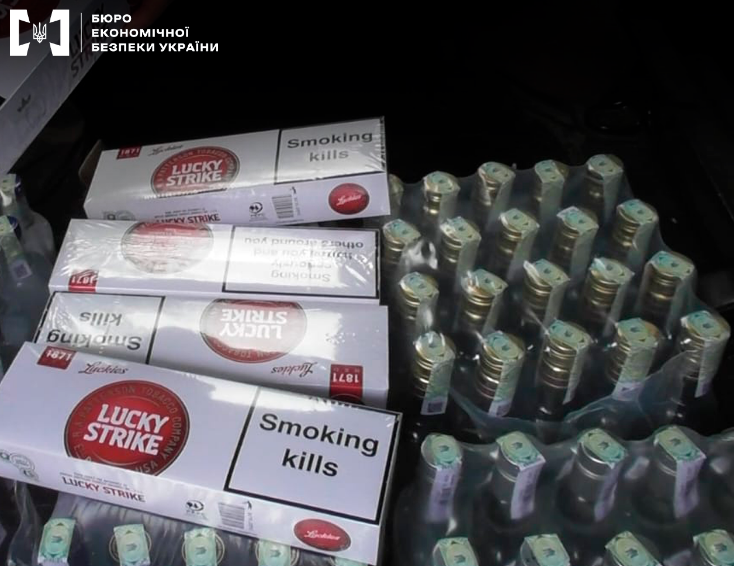 Тисячі пляшок алкоголю і пачок сигарет: лучанин три роки торгував фальсифікатом (фото)