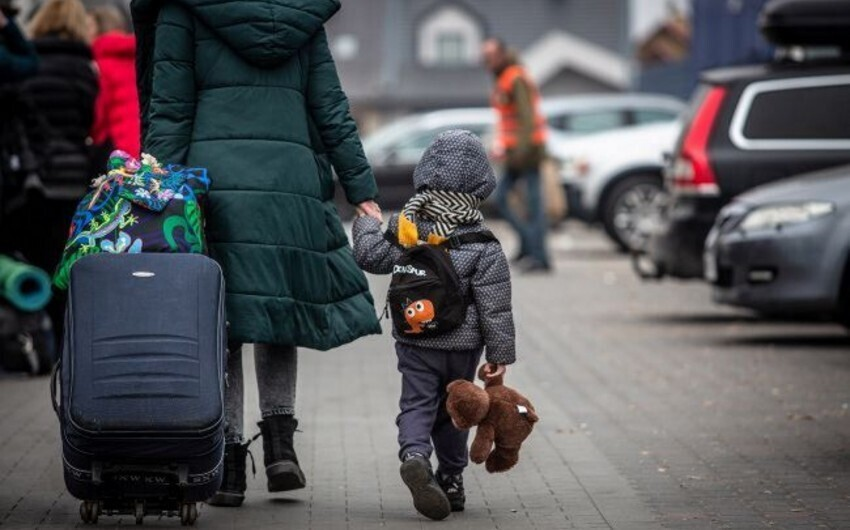 Виплати внутрішнім переселенцям в Україні скорочуватимуть