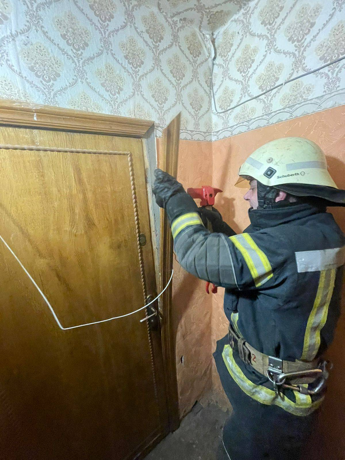 У Нововолинську жінка випадково зачинилась на балконі дев'ятиповерхівки
