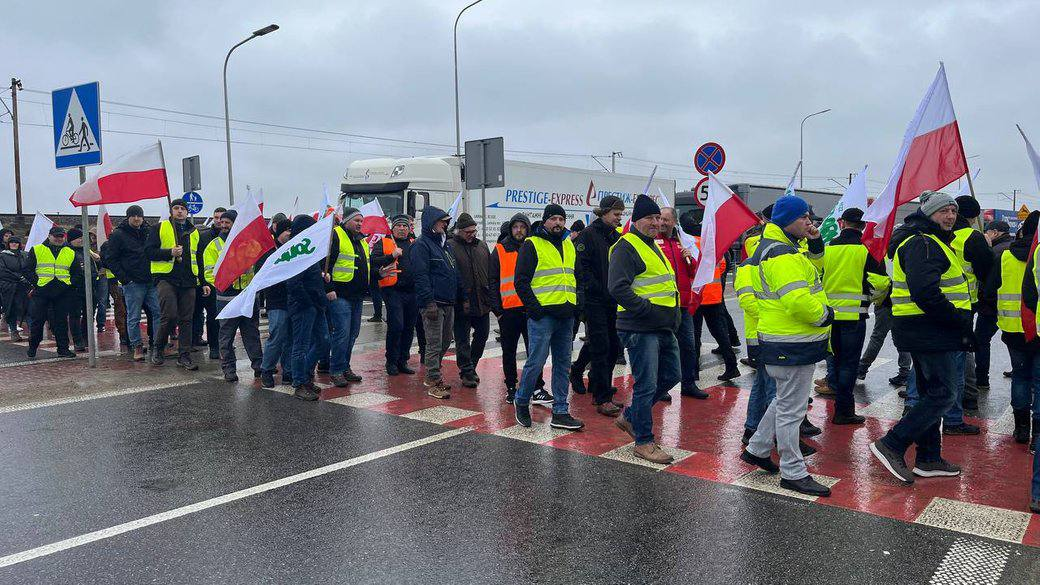 Польські фермери відновили протест на пункті пропуску «Устилуг – Зосин»
