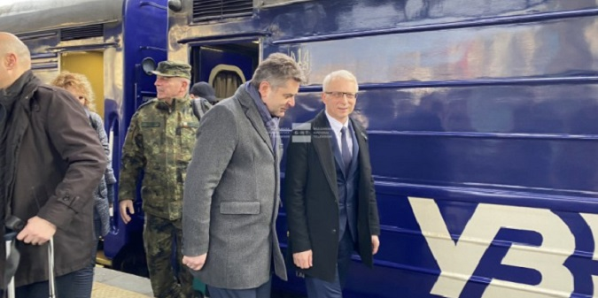Прем’єр Болгарії Ніколай Денков приїхав в Україну