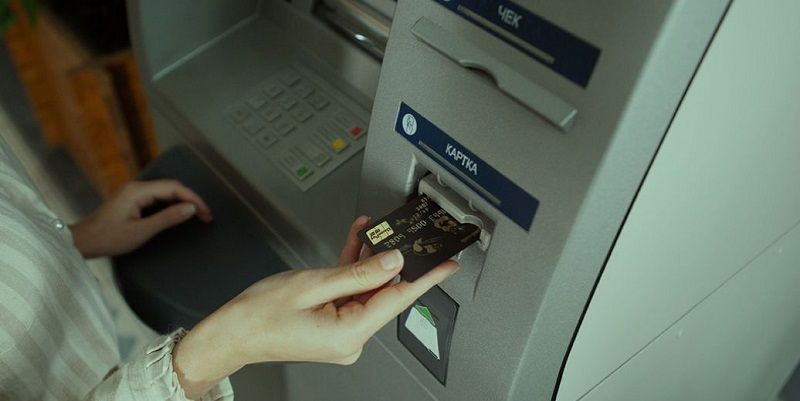 Які ліміти на зняття готівки в банкоматах і де ще можна зняти гроші (перелік)