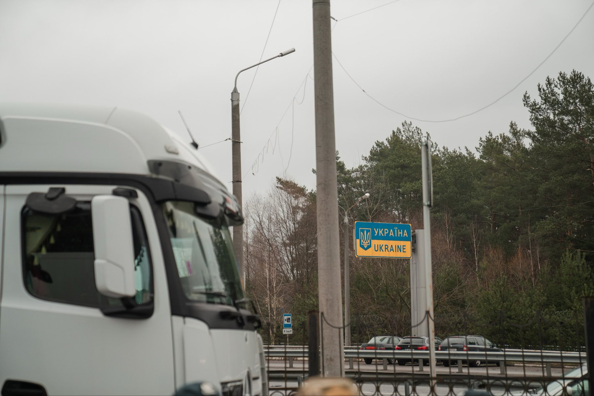 Польські протестувальники та поліція зупиняють автобуси з українцями на кордоні