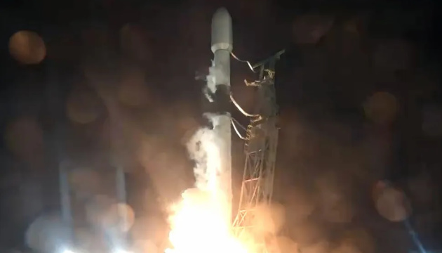 SpaceX запустила дві нові партії супутників Starlink