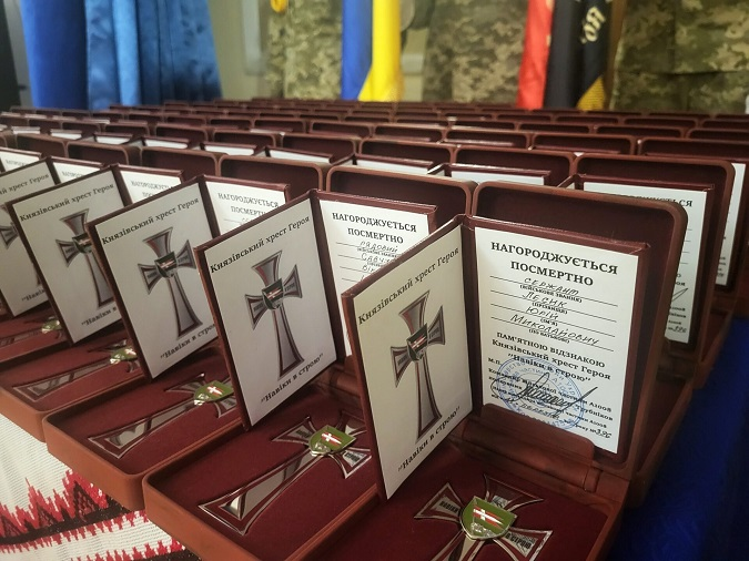 У Ковелі воїни 14-ї ОМБр вручили пам’ятні відзнаки сім’ям загиблих побратимів (фото)