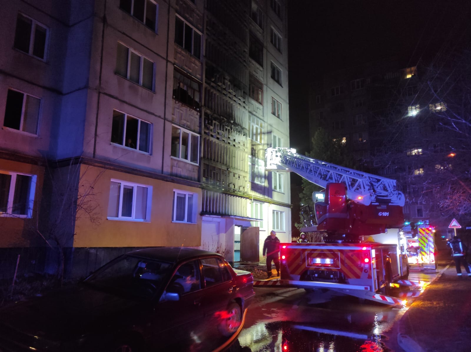 Зайнялась сушка: рятувальники повідомили деталі пожежі на вулиці Кравчука у Луцьку (фото)
