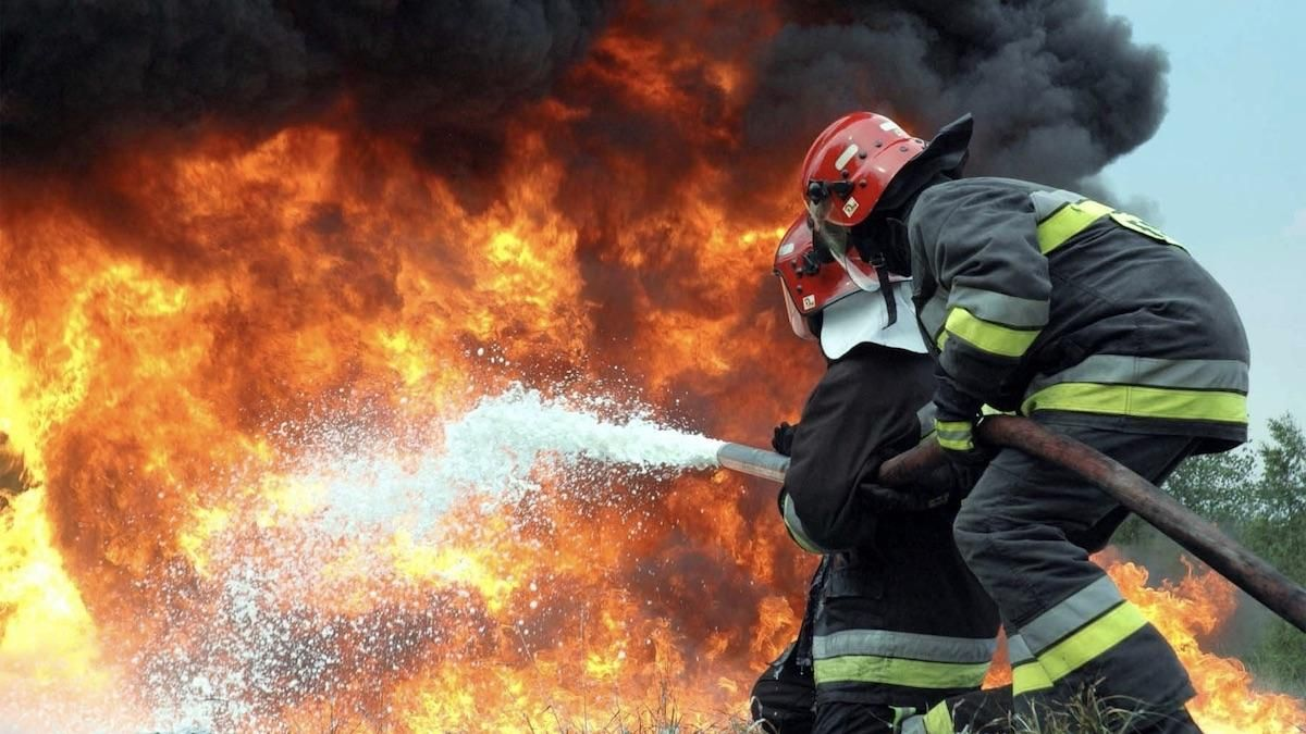 З палаючої будівли витягали сусіди: на Волині в пожежі загинув чоловік