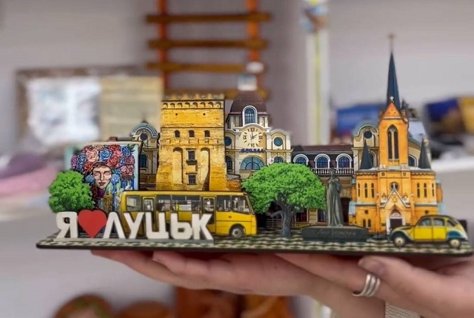 Незвичний сувенір: де купити 3D пазл Луцька (відео)