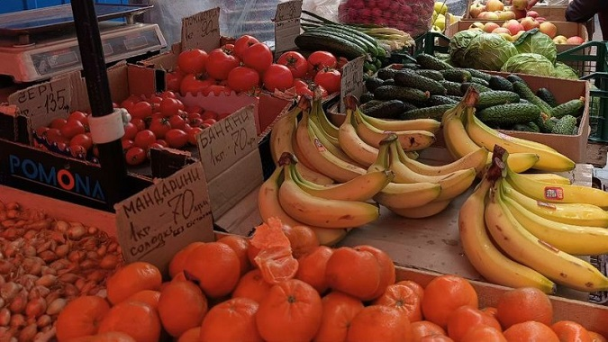 Овочі з луцьких ринків перевірили на вміст нітратів: результати (відео)