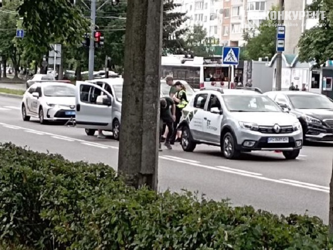 У Луцьку на проспекті Соборності зіштовхнулися дві автівки  (фото)
