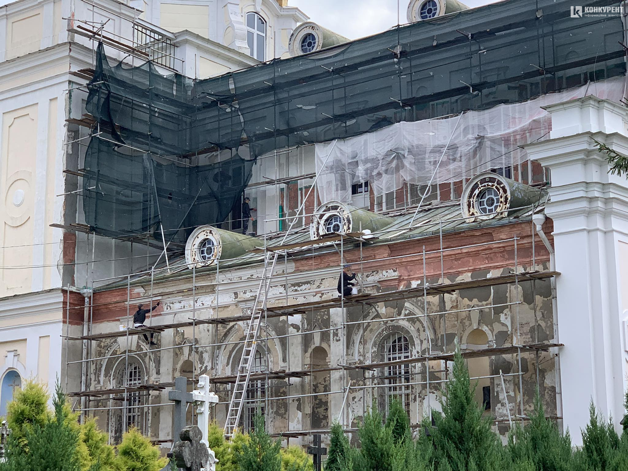 Свято-Троїцький собор у Луцьку продовжують ремонтувати (фото)